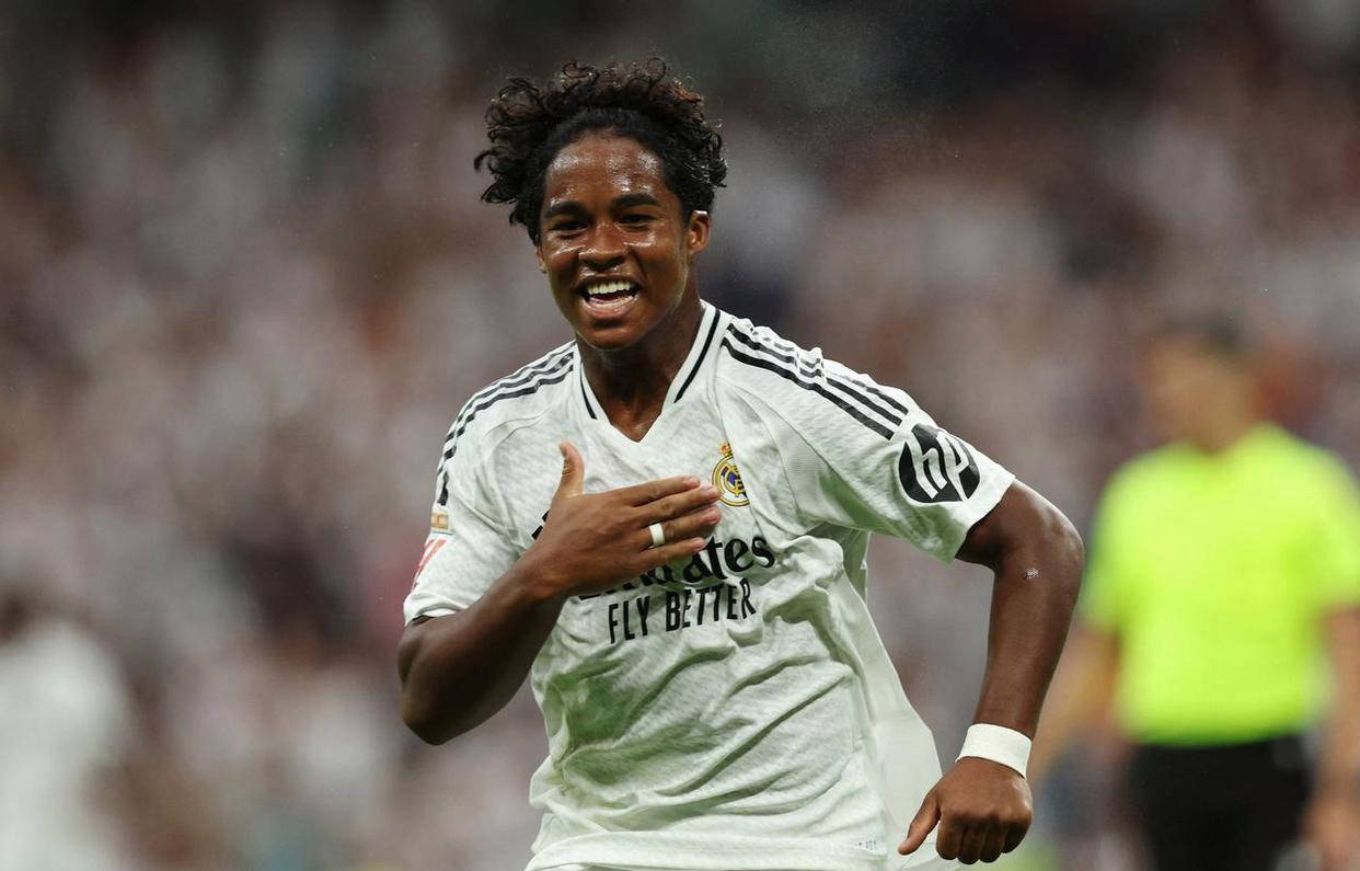 皇马19岁新星恩德里克加盟法甲里昂披9号战袍，获本泽马姆巴佩送上祝福